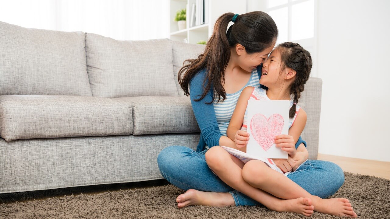 mother-daughter bonding -img